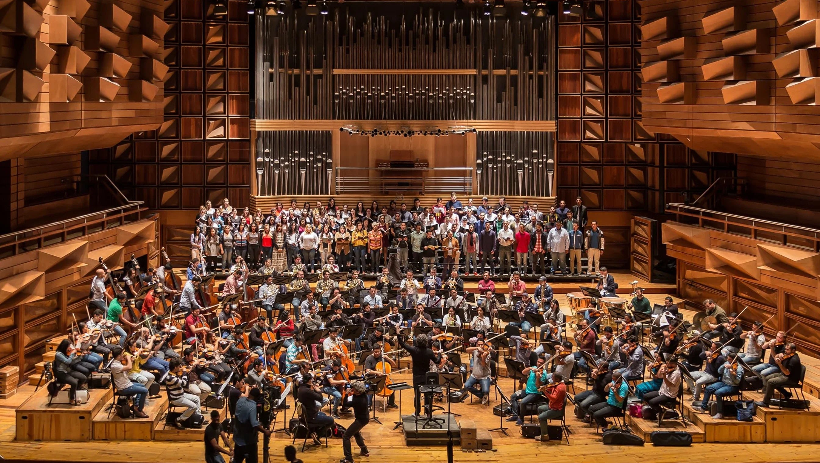 Viva Maestro - Globe and Mail Feature